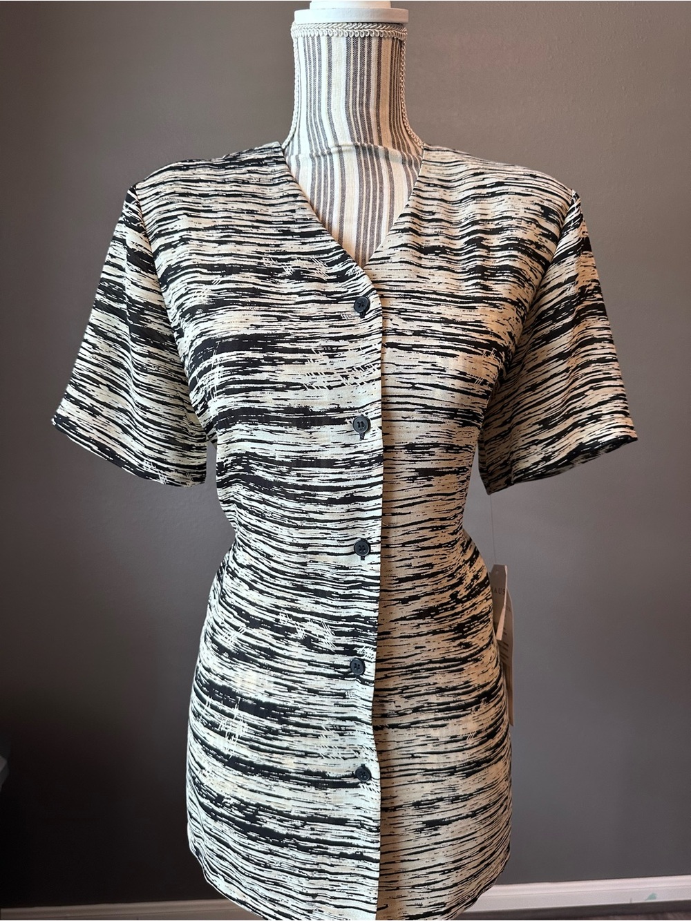 NWT Vintage 90s CHAUS Tribal Print Chiffon Blouse Size 4 - Picture 4 of 12